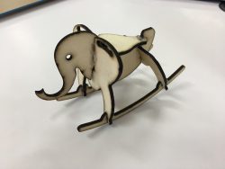 مجسم كرسي هزاز على شكل فيل